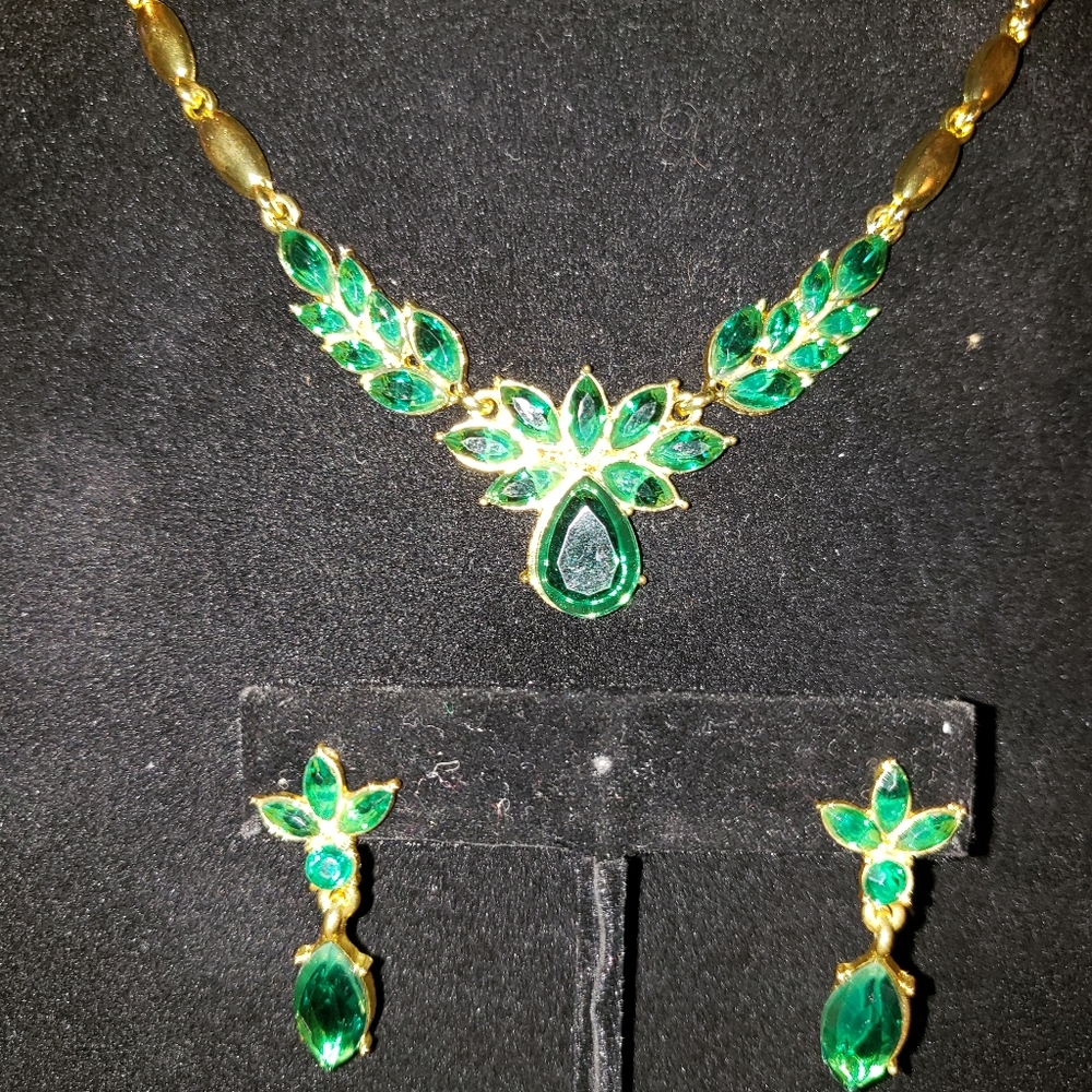 Various necklaces ave earring sets